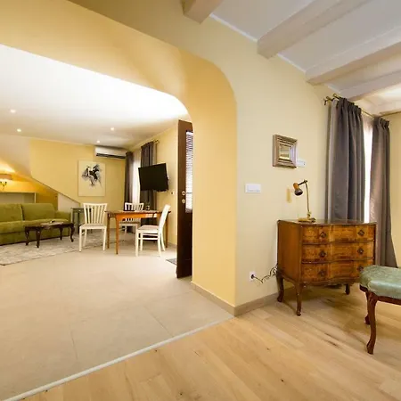 Apartment C&s