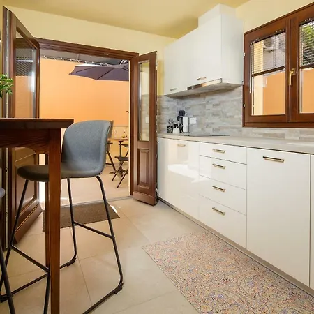 Apartment C&s